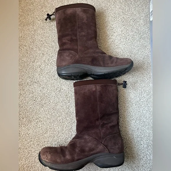 Merrell suede winter boots with lining very warm great condition - women size 9 - Picture 2 of 5